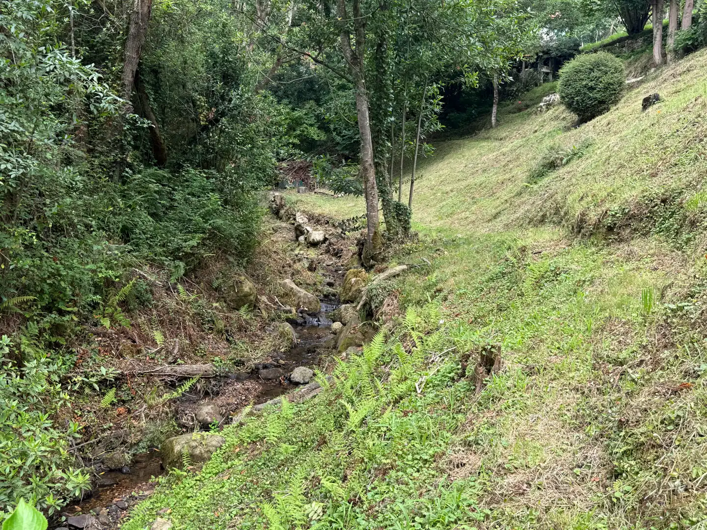 Vista exterior de Casa o xalet en venda en Ribadesella amb Calefacció, Jardí privat i Parquet