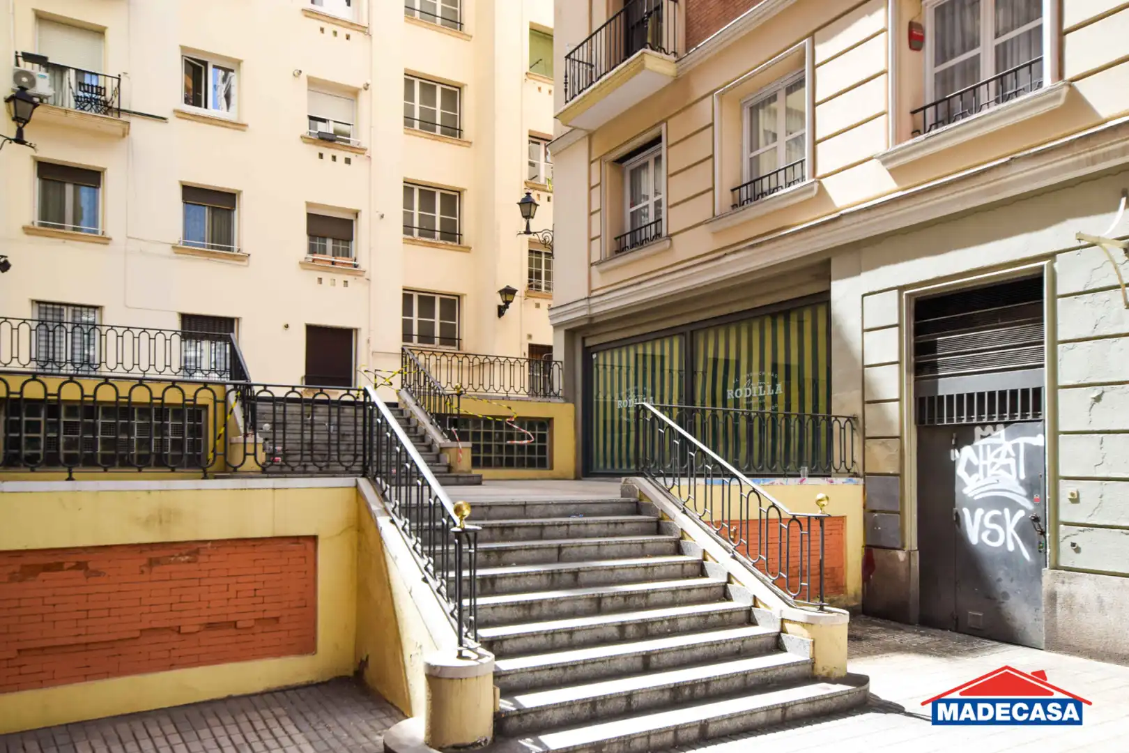 Exterior view of Commercial properties for sale in Madrid  with Air Conditioner