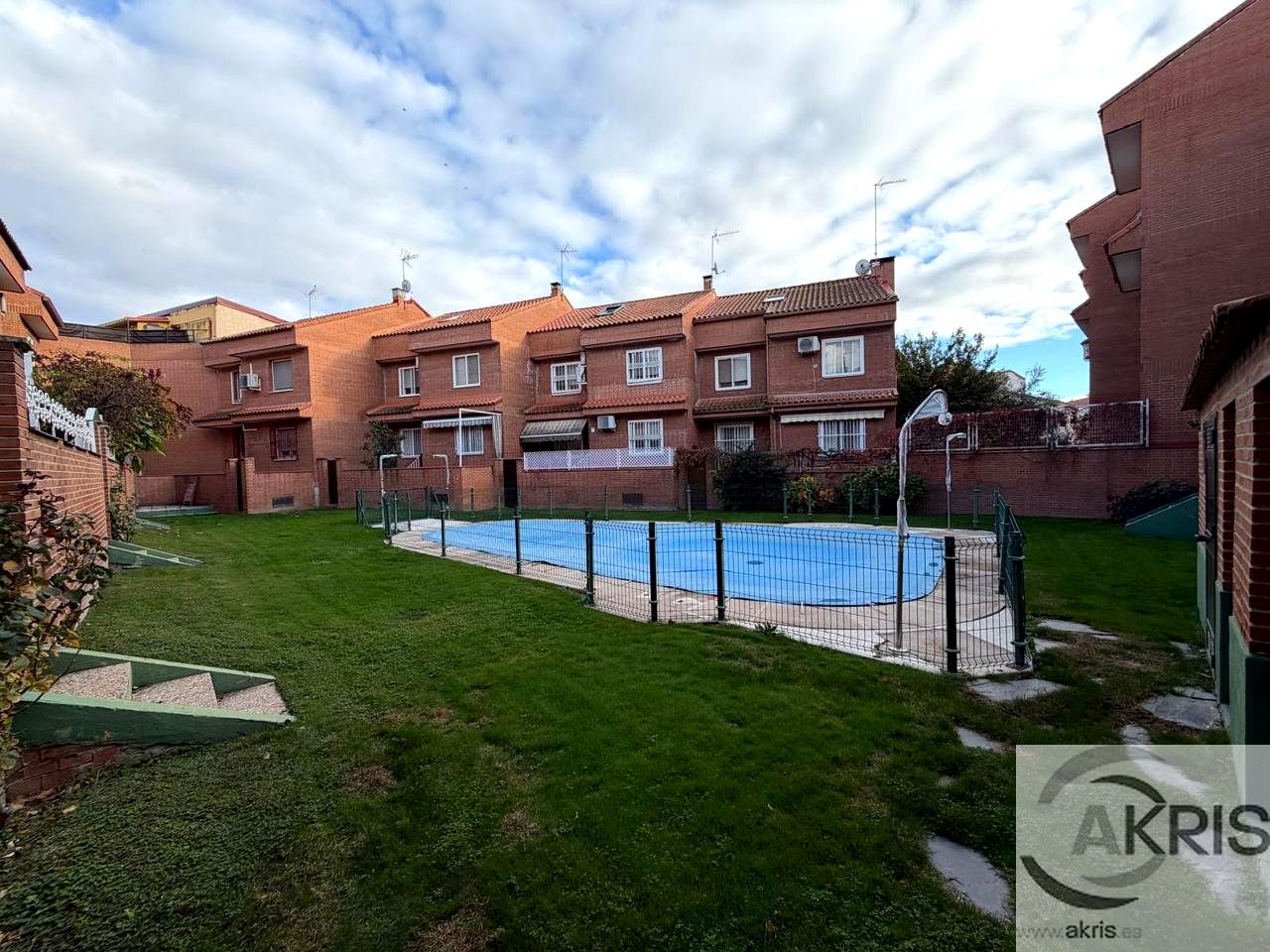 Swimming pool of Single-family semi-detached for sale in Ajalvir  with Heating, Parquet flooring and Alarm