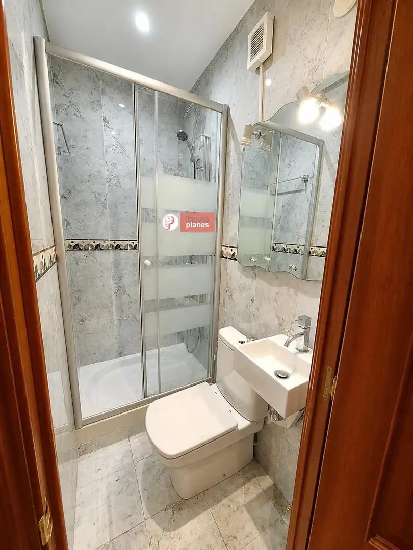 Flat with terrace for sale in Instituts - Universitat, imagen 10