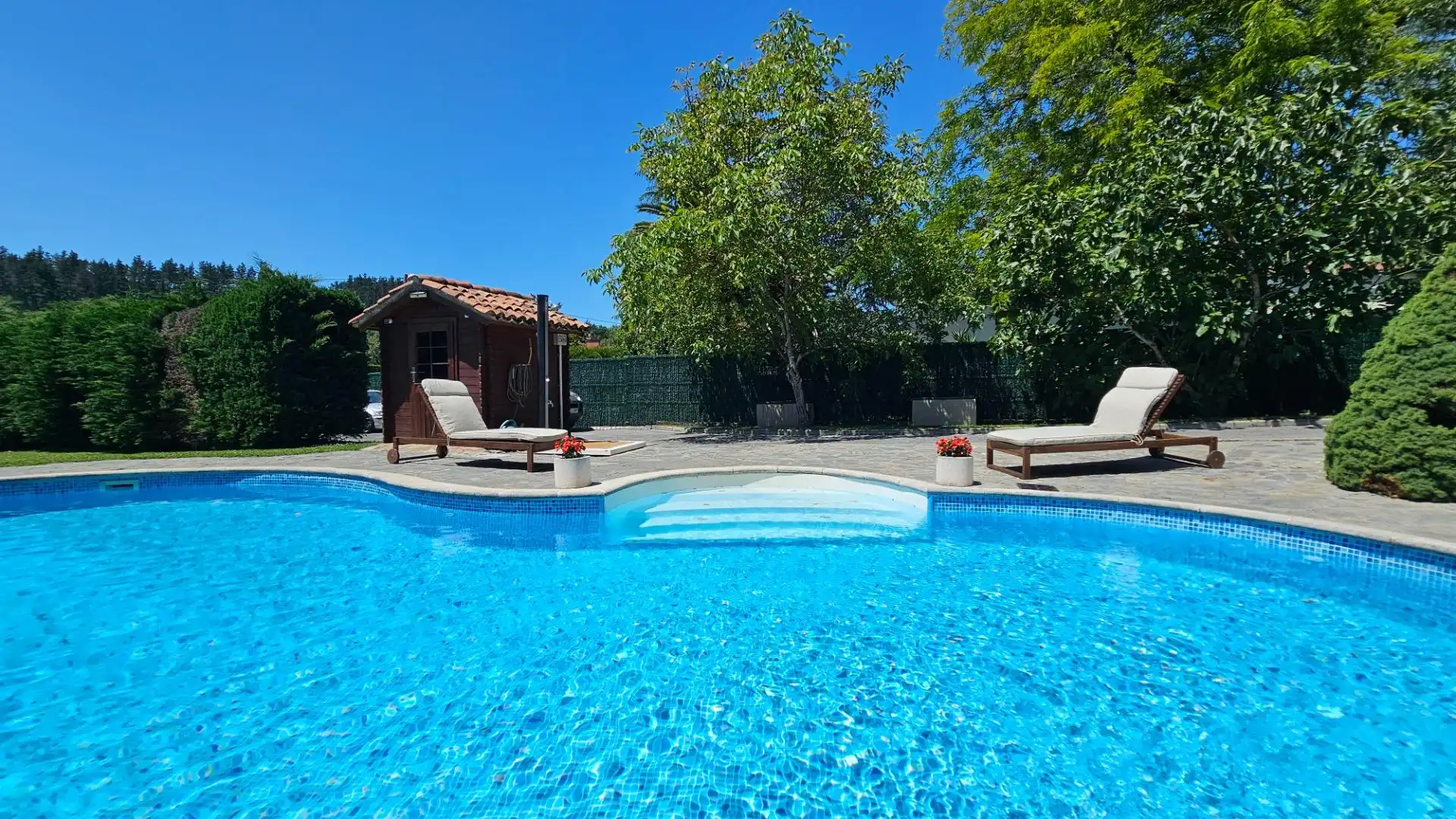 Piscina de Casa o xalet en venda en Güeñes amb Aire condicionat, Calefacció i Jardí privat