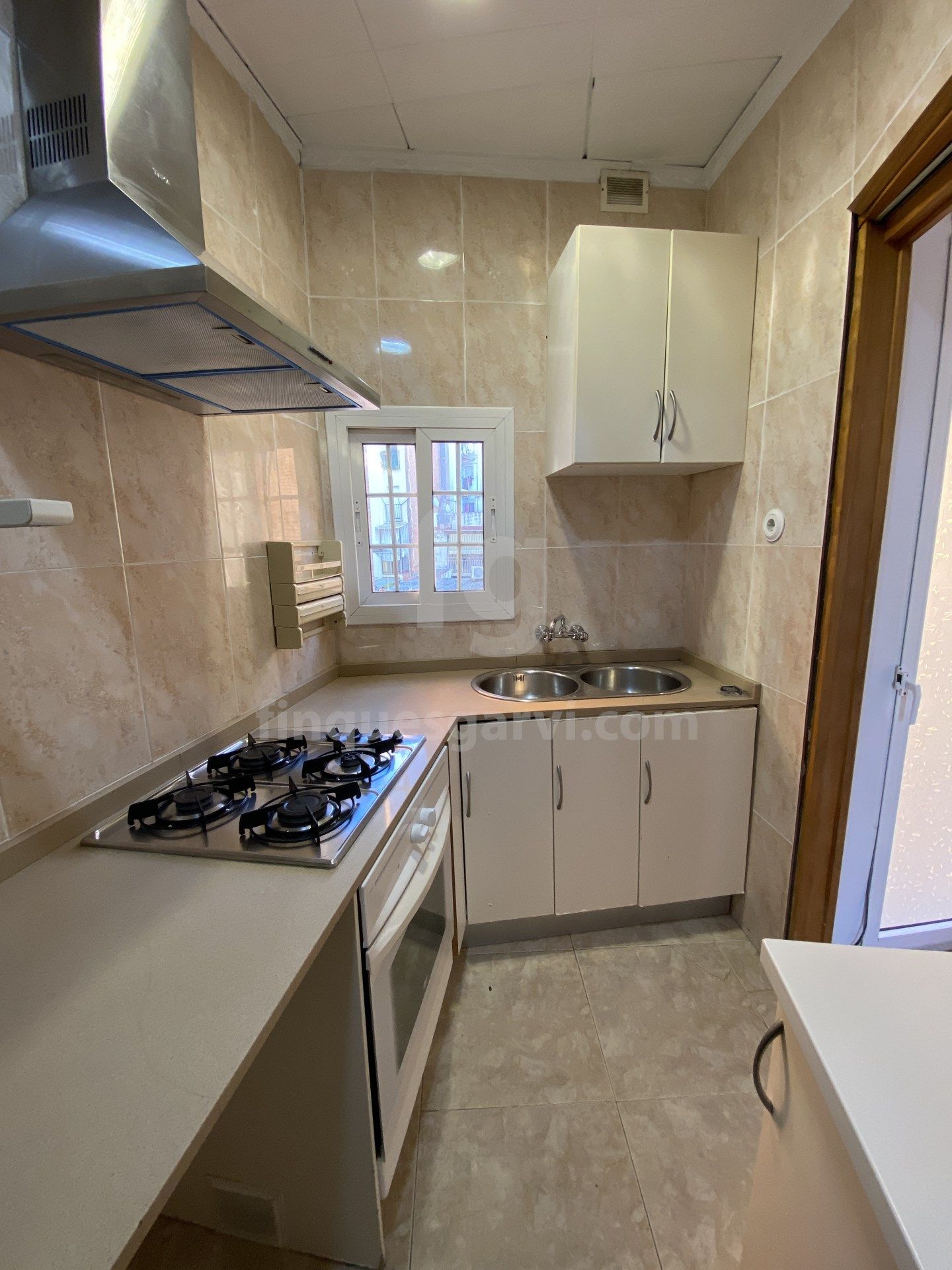 Cocina de Piso en venta en L'Hospitalet de Llobregat con Aire acondicionado