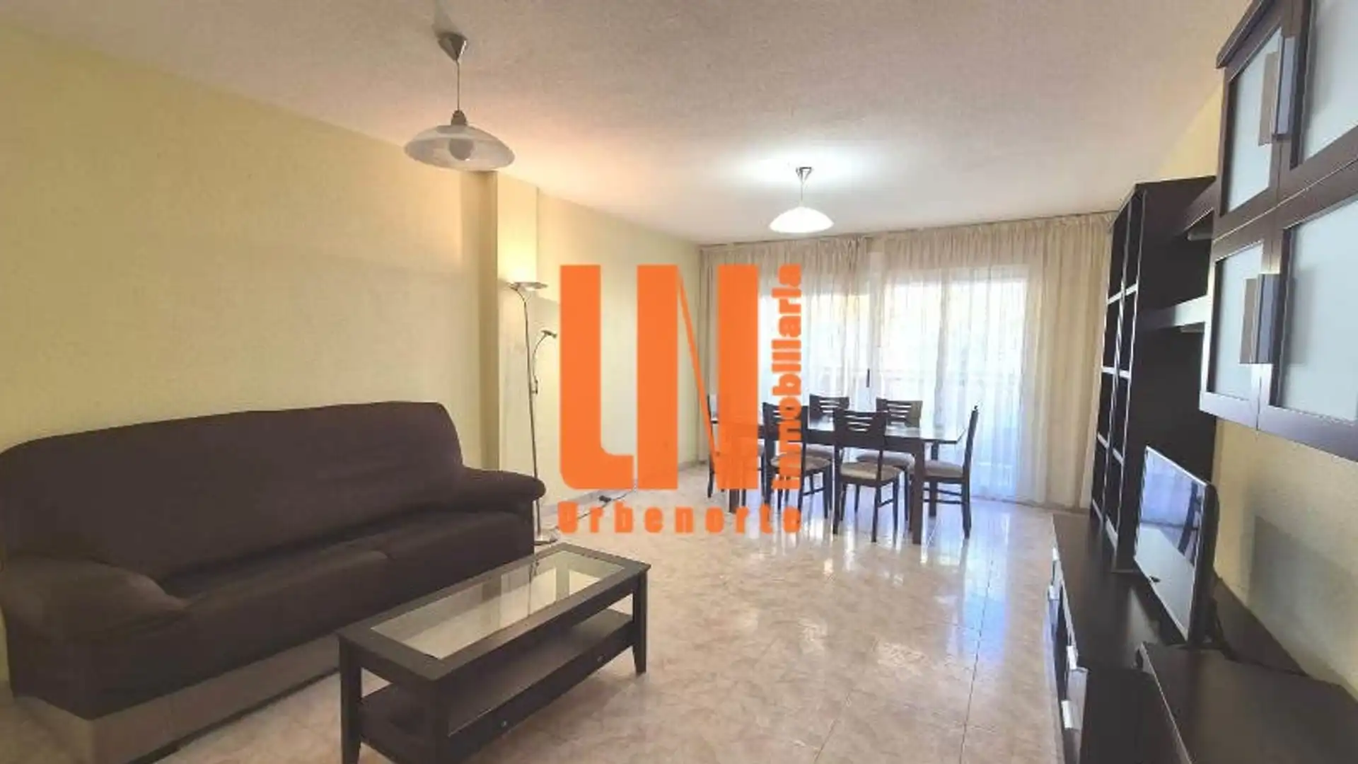 Sala de estar de Piso de alquiler en Villanueva de la Cañada con Calefacción, Terraza y Amueblado