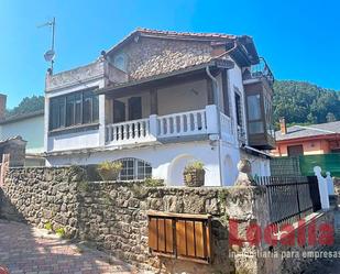 Vista exterior de Casa o xalet en venda en Cartes amb Terrassa i Balcó