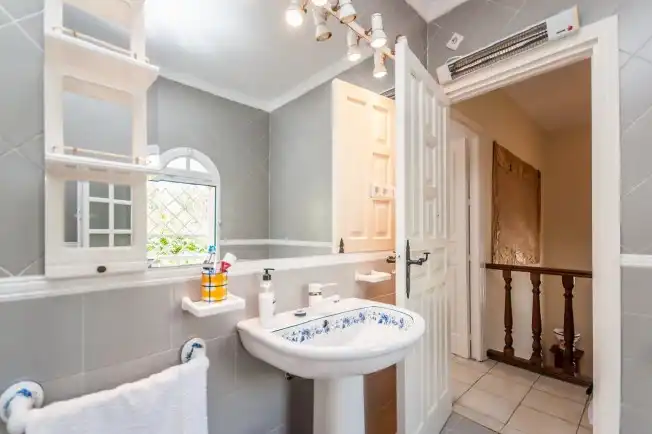 Baño de Casa o chalet en venta en Vélez-Málaga con Aire acondicionado, Jardín privado y Terraza