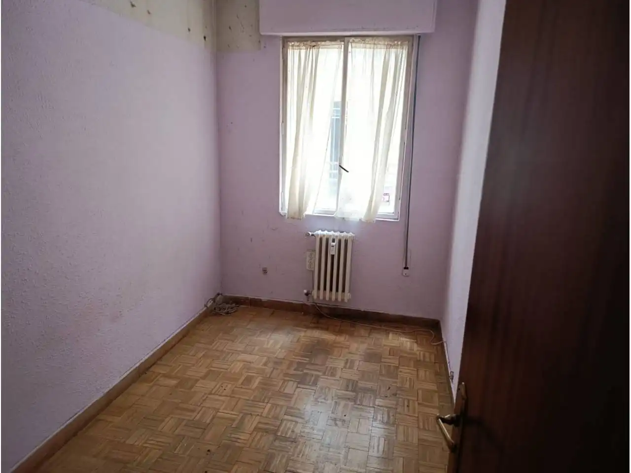 Habitación de Piso en venta en León Capital  con Calefacción, Terraza y Trastero