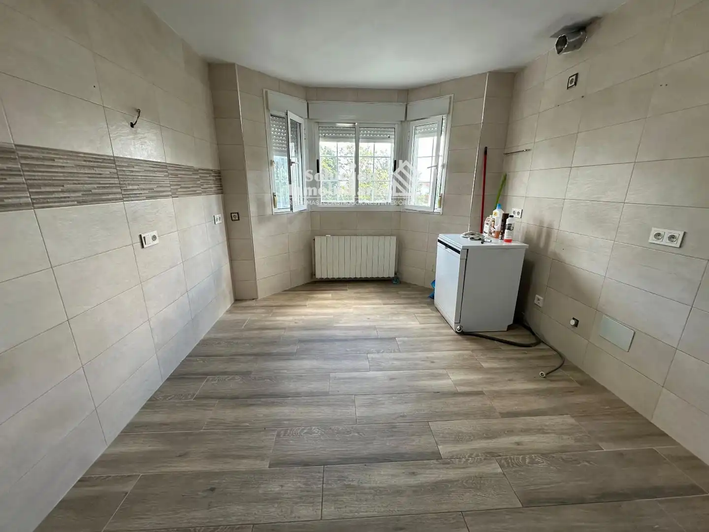 Habitación de Casa adosada en venta en Cabrerizos con Calefacción, Terraza y Piscina