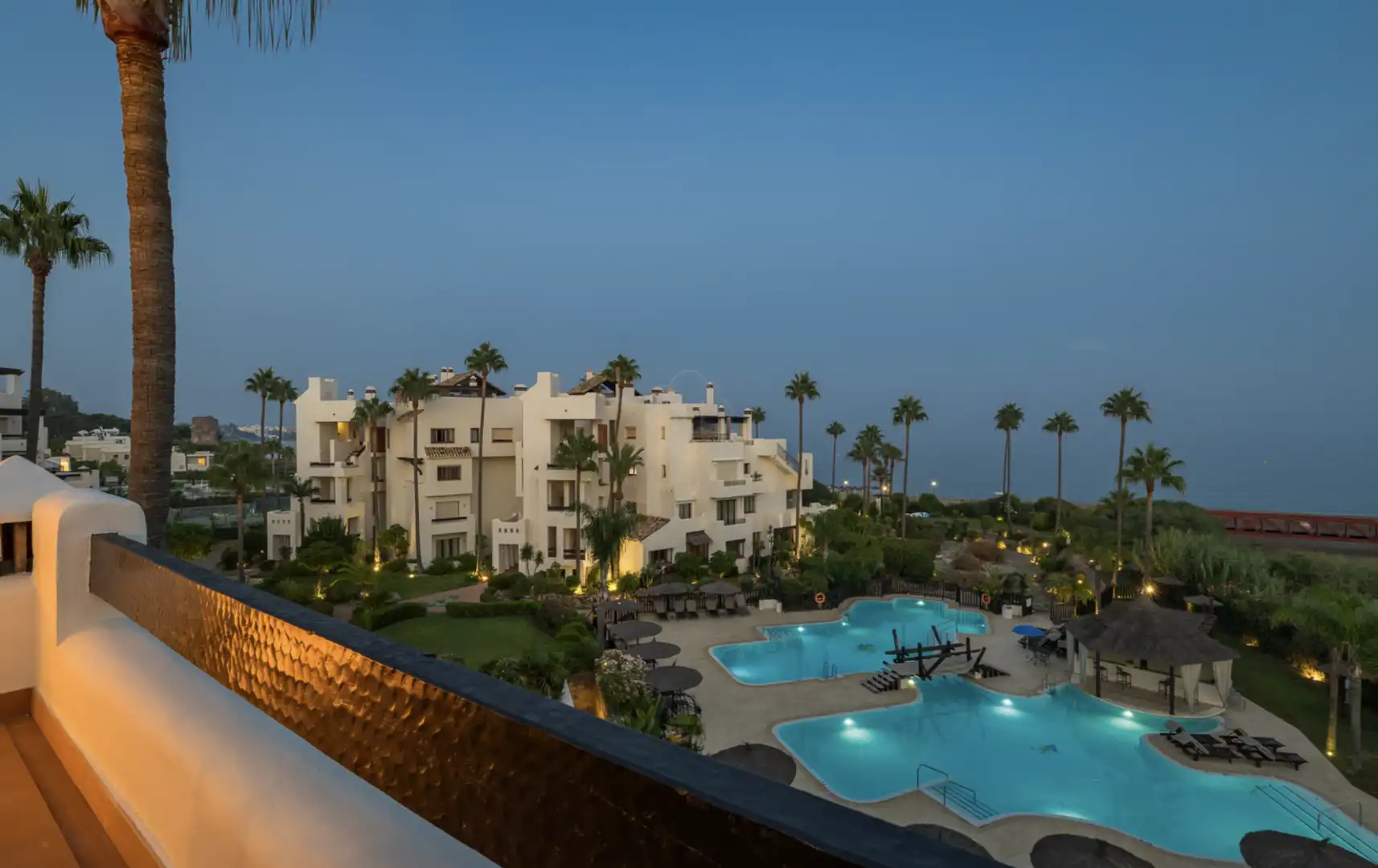 Terraza de Ático en venta en Estepona con Terraza, Piscina y Amueblado