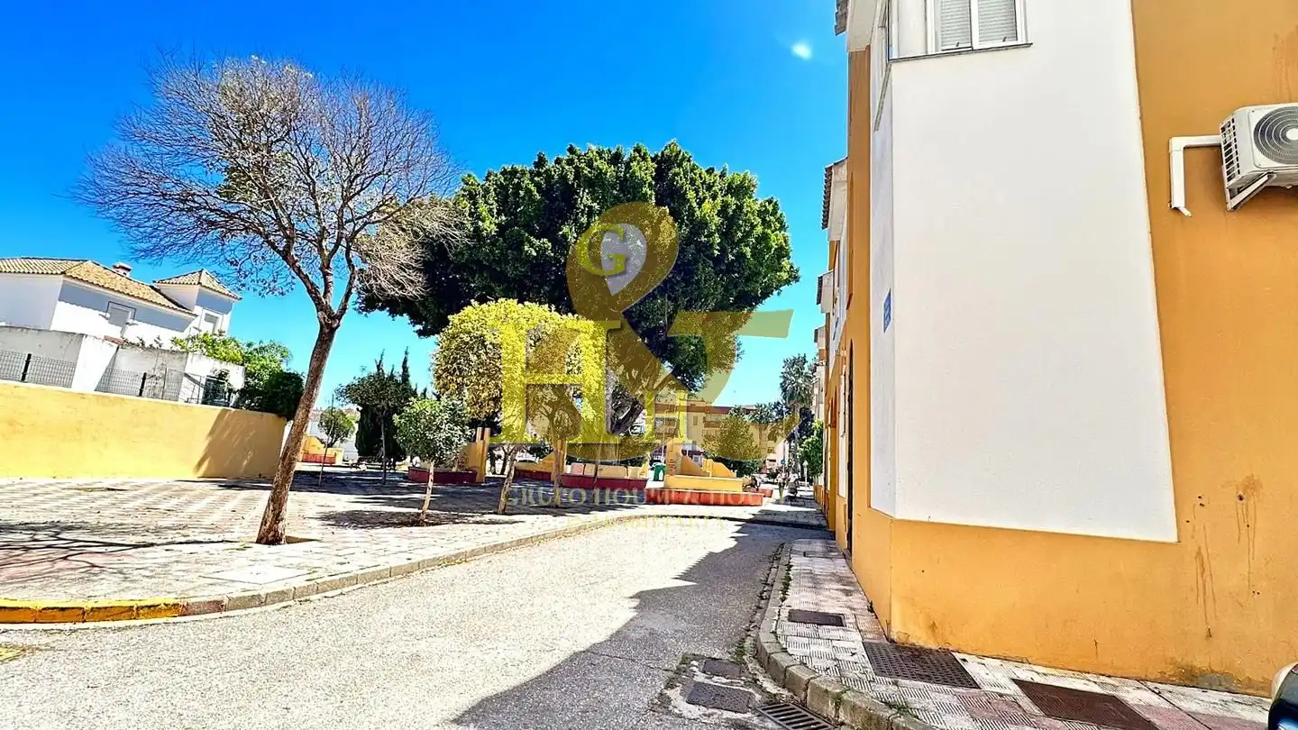Exterior view of Detached homes for sale in Sanlúcar de Barrameda  with Air Conditioner, Terrace and Storage room