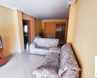 Sala d'estar de Pis en venda en Consuegra amb Aire condicionat