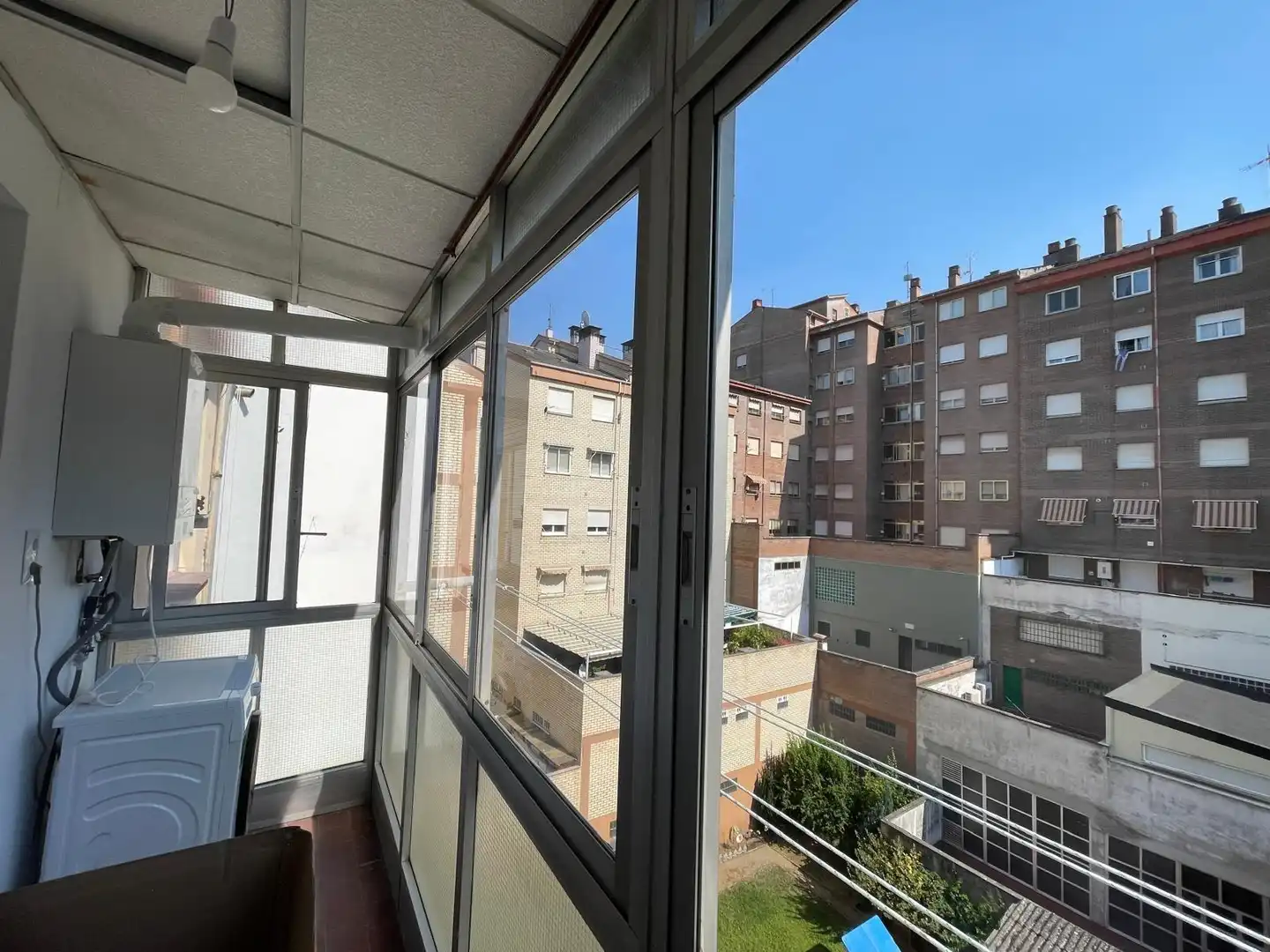 Habitación en CLAVELES, Zona Alta