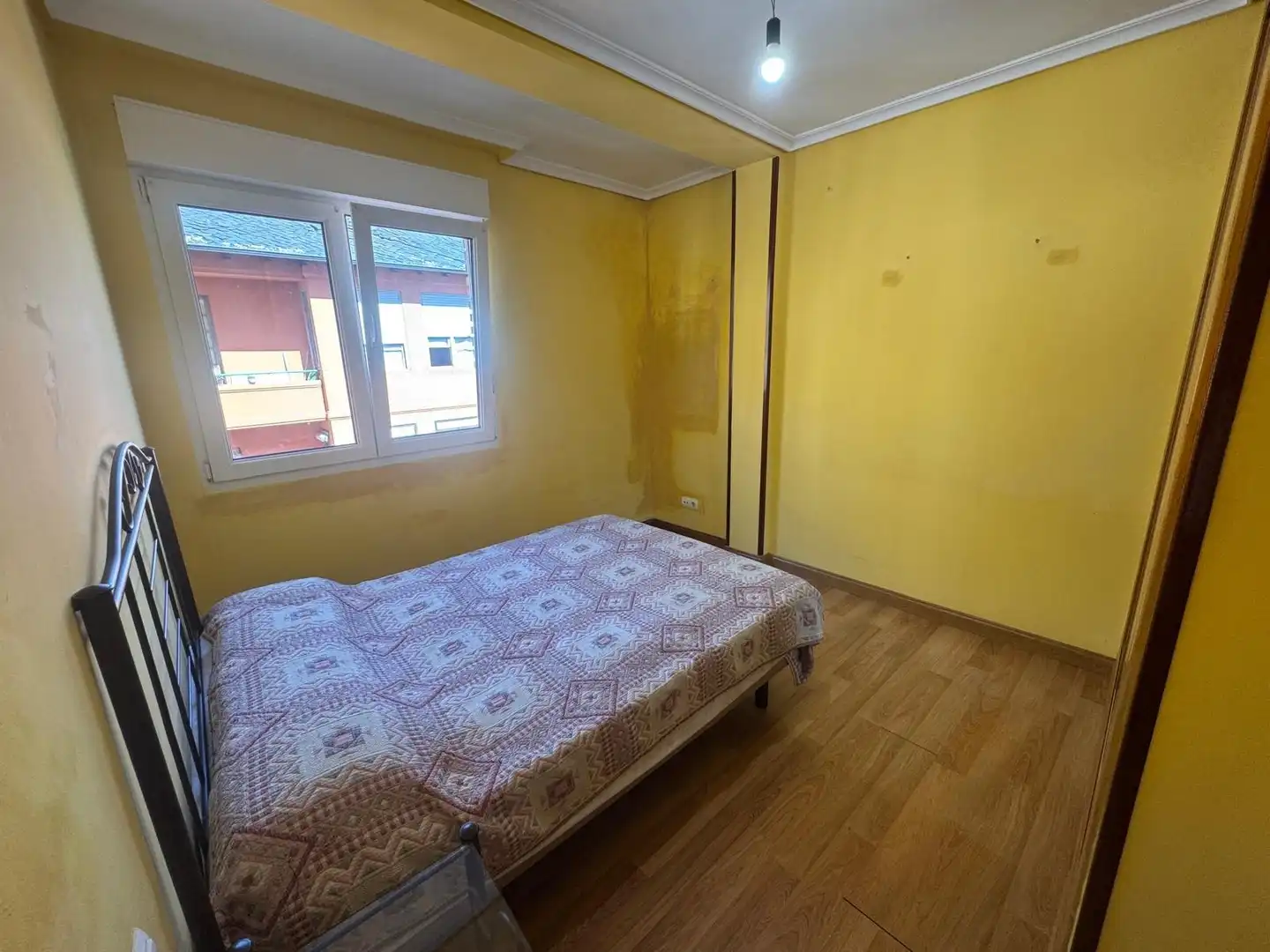 Schlafzimmer von Wohnung zum Verkauf in Ponferrada mit Heizung, Abstellraum und Balkon