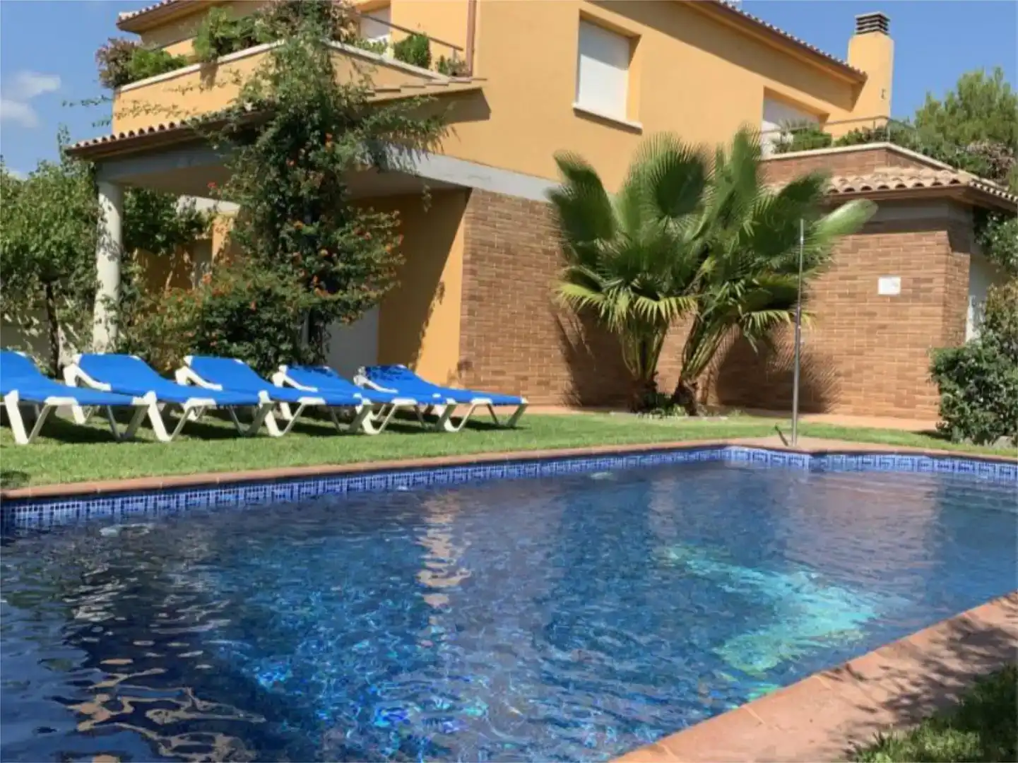 Piscina de Piso en venta en Cubelles con Aire acondicionado, Jardín privado y Parquet