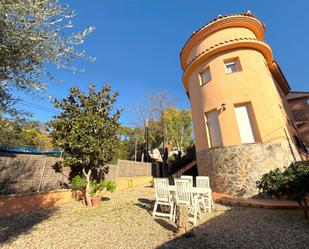 Jardí de Casa adosada en venda en Terrassa amb Calefacció, Terrassa i Traster