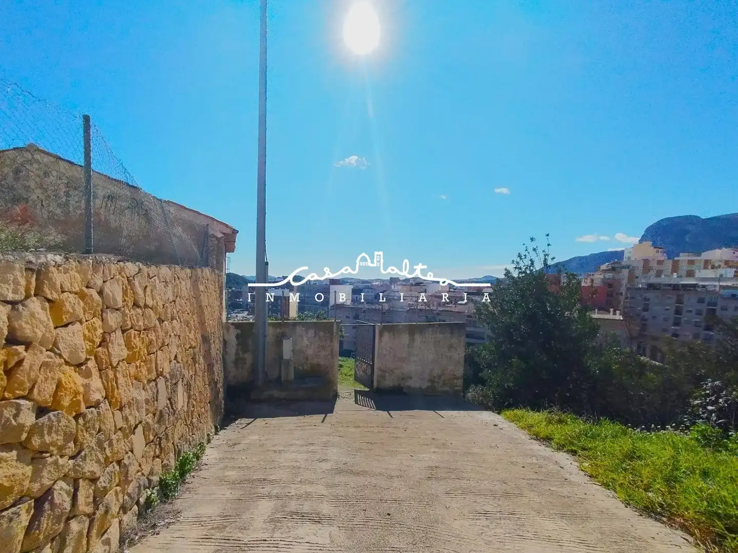 Vista exterior de Casa o xalet en venda en Callosa d'en Sarrià amb Jardí privat
