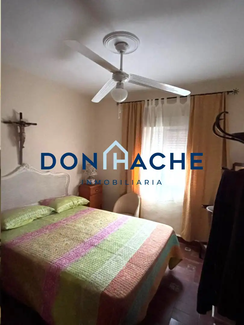 Dormitori de Casa o xalet en venda en Mérida amb Aire condicionat, Calefacció i Jardí privat