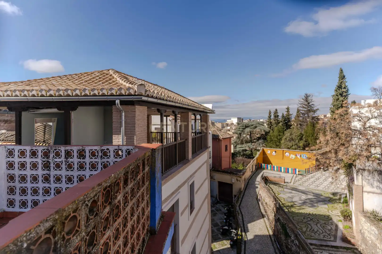 Exterior view of Houses for sale in Granada  with Balcony
