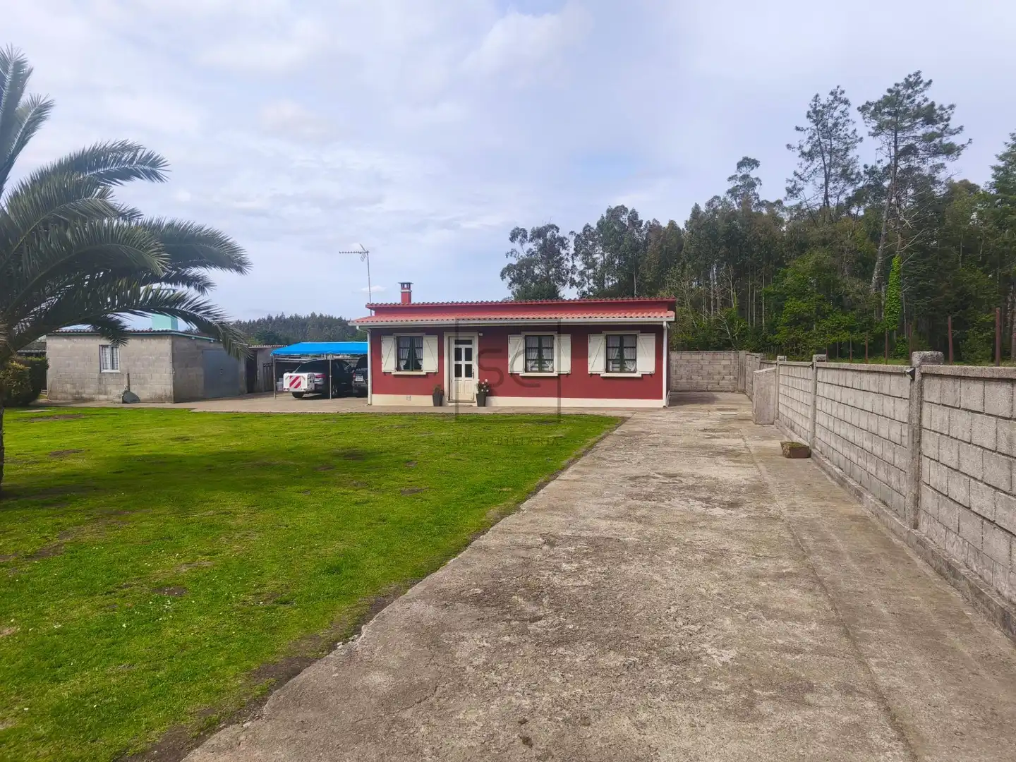 Vista exterior de Casa o xalet en venda en Monfero amb Jardí privat i Traster