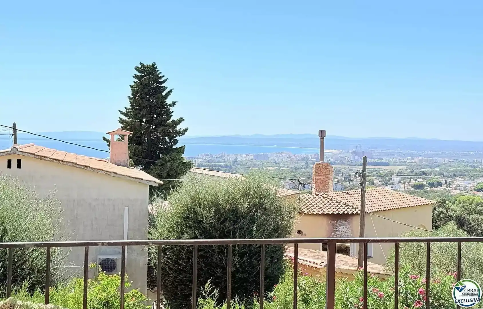 Vista exterior de Casa o xalet en venda en Roses amb Terrassa