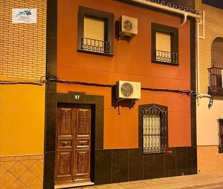 Vista exterior de Casa o xalet en venda en Puente Genil amb Jardí privat