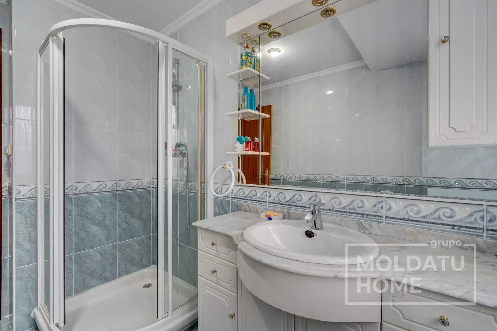 Baño de Piso en venta en Irun  con Calefacción y Trastero