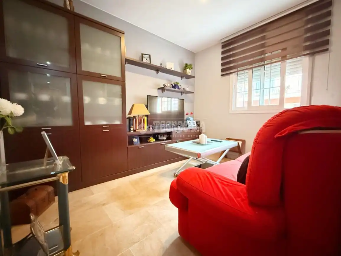 Sala de estar de Piso en venta en Sant Boi de Llobregat con Aire acondicionado, Calefacción y Terraza