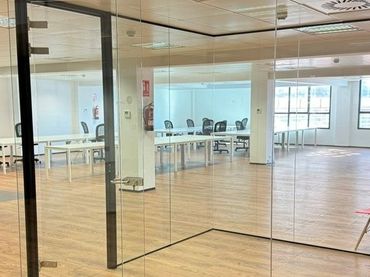 Oficina amb ascensor de lloguer a Sant Martí