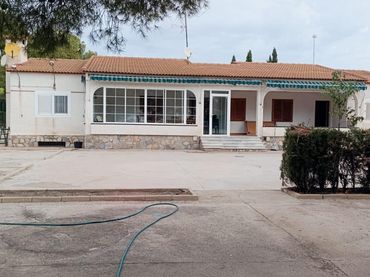 Xalet amb piscina en venda a Peña de las Águilas