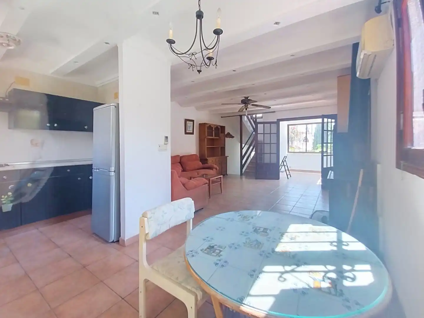 Sala d'estar de Casa o xalet en venda en L'Alfàs del Pi amb Aire condicionat, Jardí privat i Terrassa