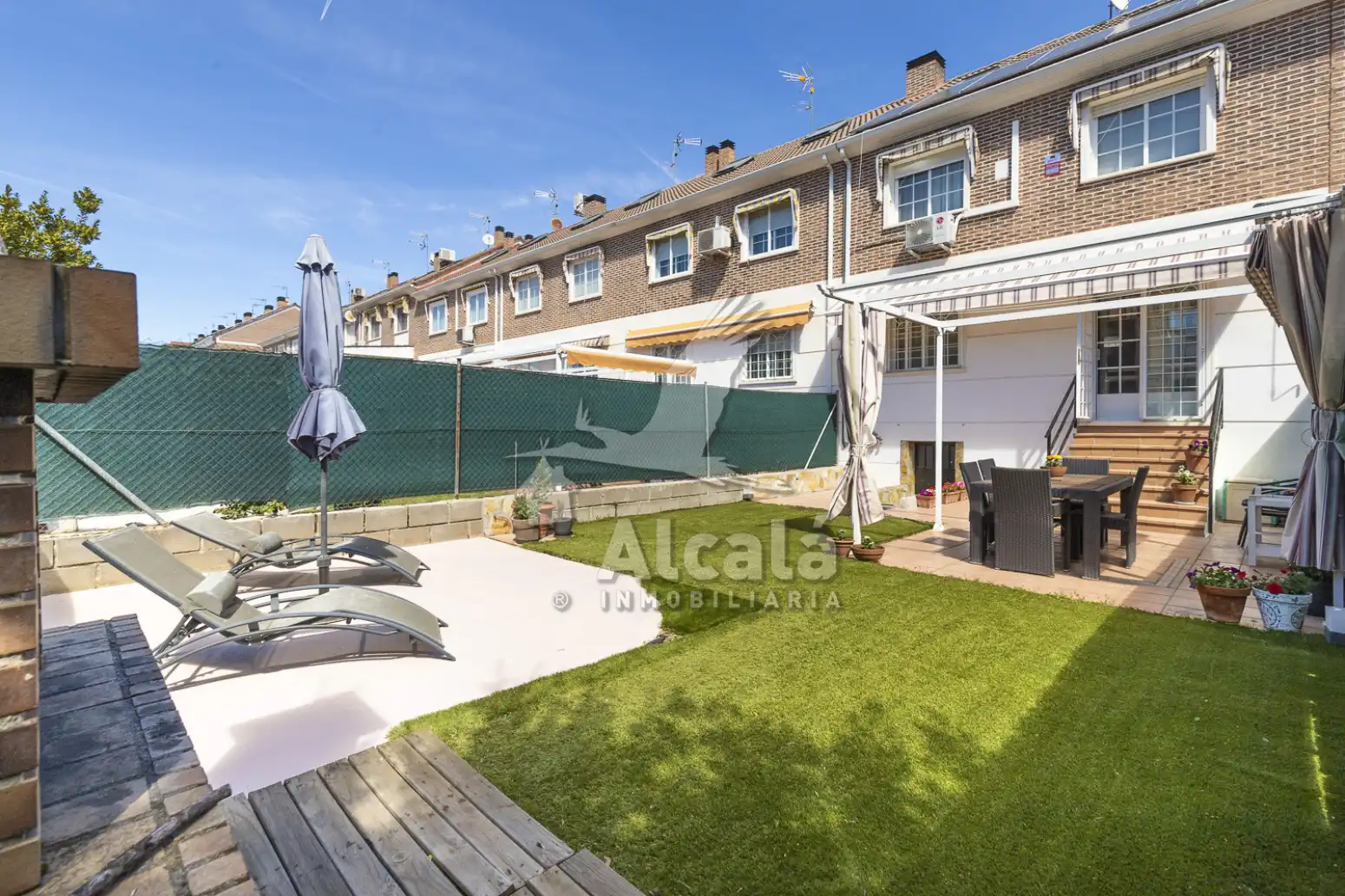 Jardí de Casa adosada en venda en Azuqueca de Henares amb Calefacció