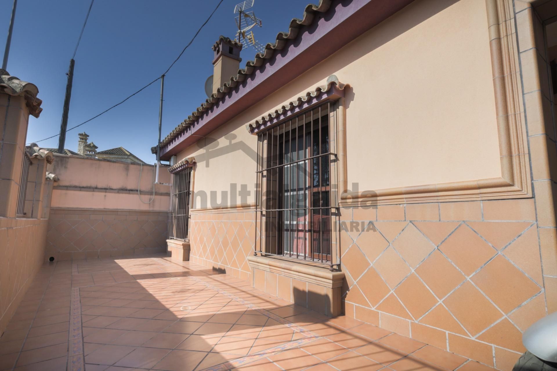Exterior view of House or chalet for sale in Jerez de la Frontera  with Terrace, Storage room and Balcony
