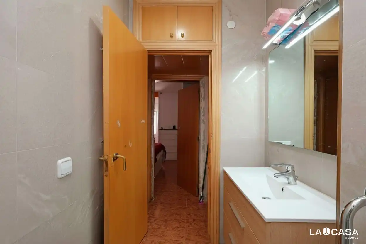 Flat for sale in L'Hospitalet de Llobregat