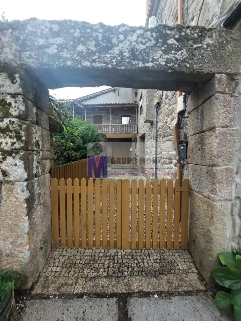 Adossat amb jardí en venda a Santa Mariña Auga Santas 53