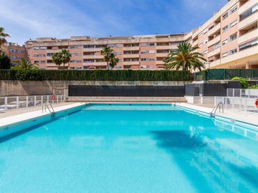 Penthouse with pool for sale in Las Lagunas