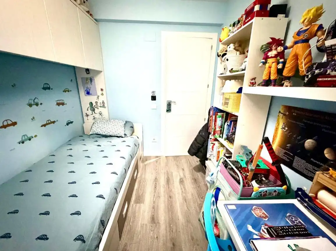 Habitación de Piso en venta en Móstoles con Aire acondicionado, Calefacción y Alarma