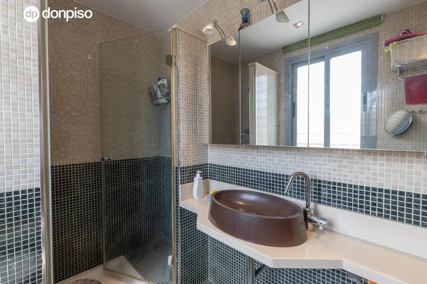 Baño de Casa adosada en venta en Granada con Aire acondicionado, Calefacción y Balcón