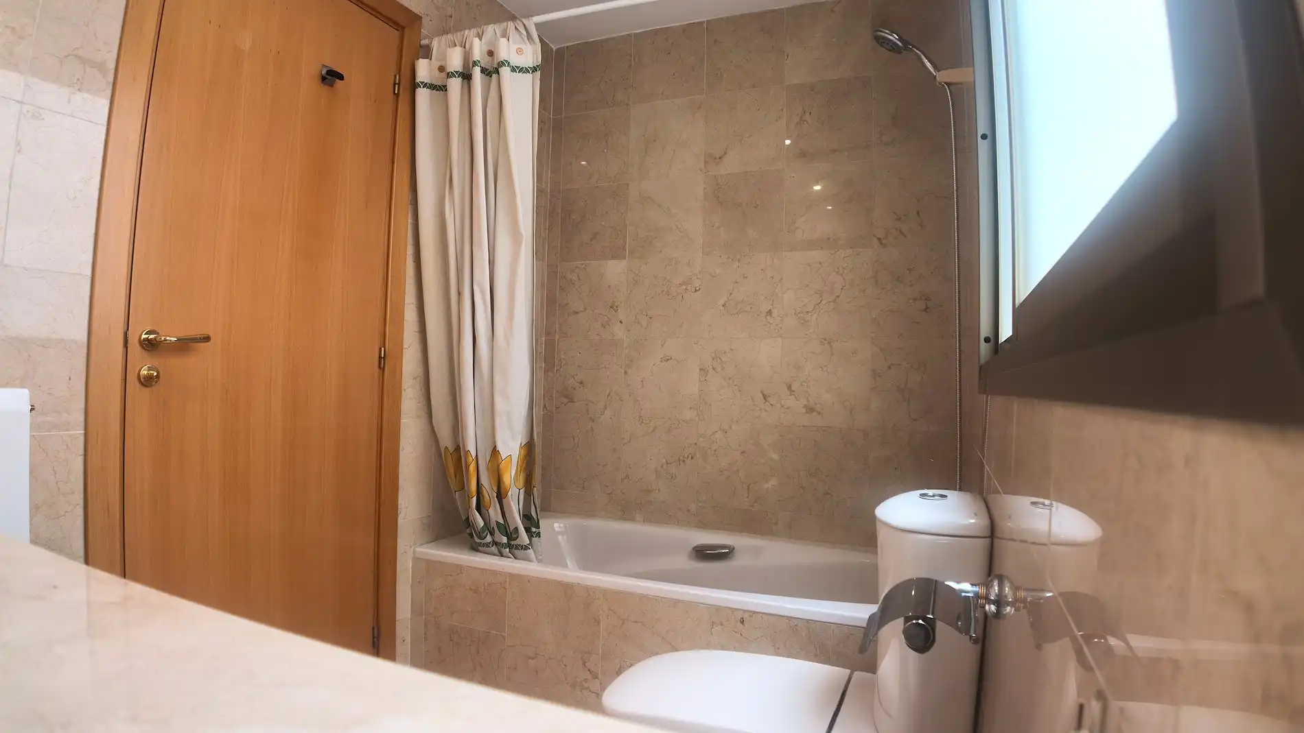 Baño de Piso en venta en Molins de Rei con Aire acondicionado, Calefacción y Piscina