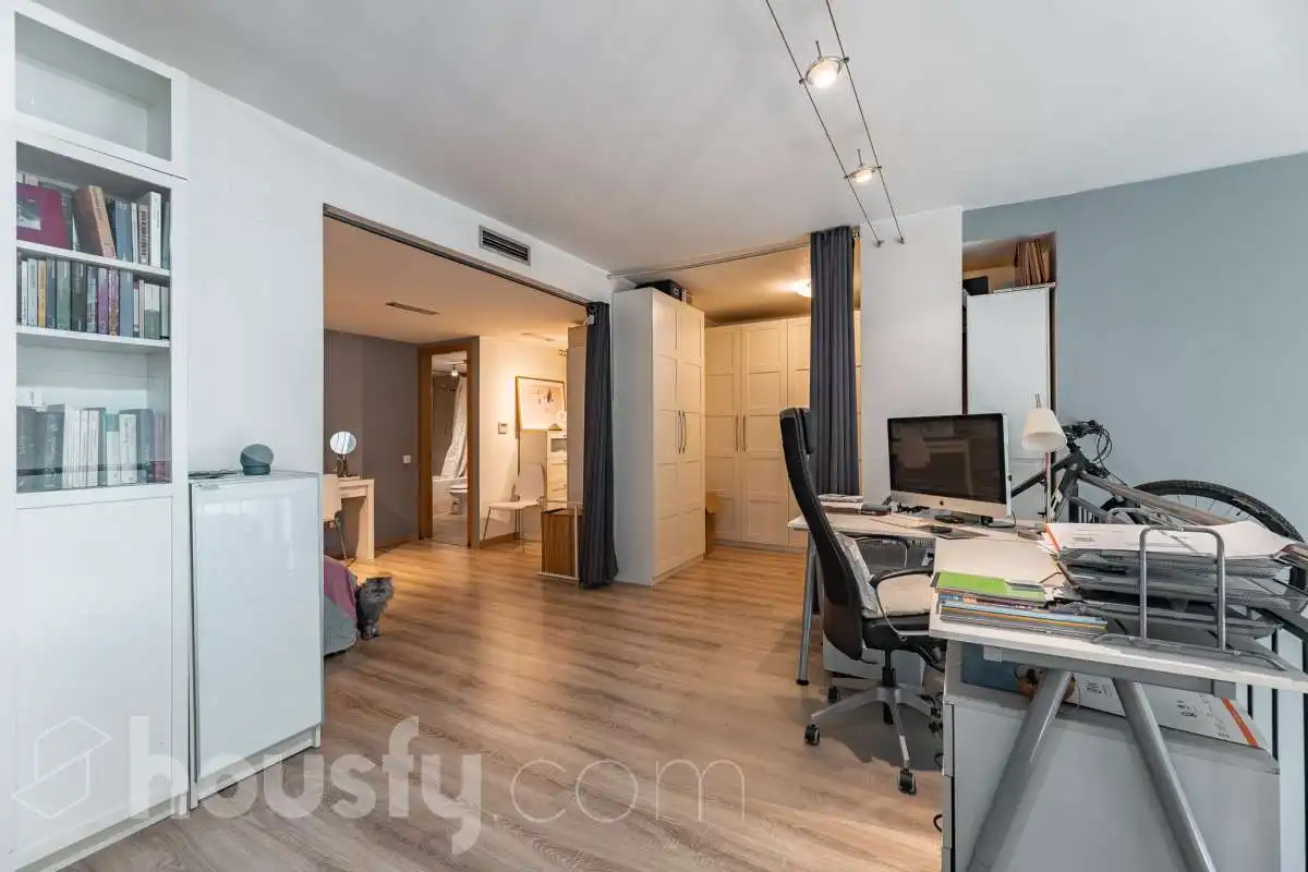 Duplexes for sale in L'Hospitalet de Llobregat  with Air Conditioner, Heating and Parquet flooring
