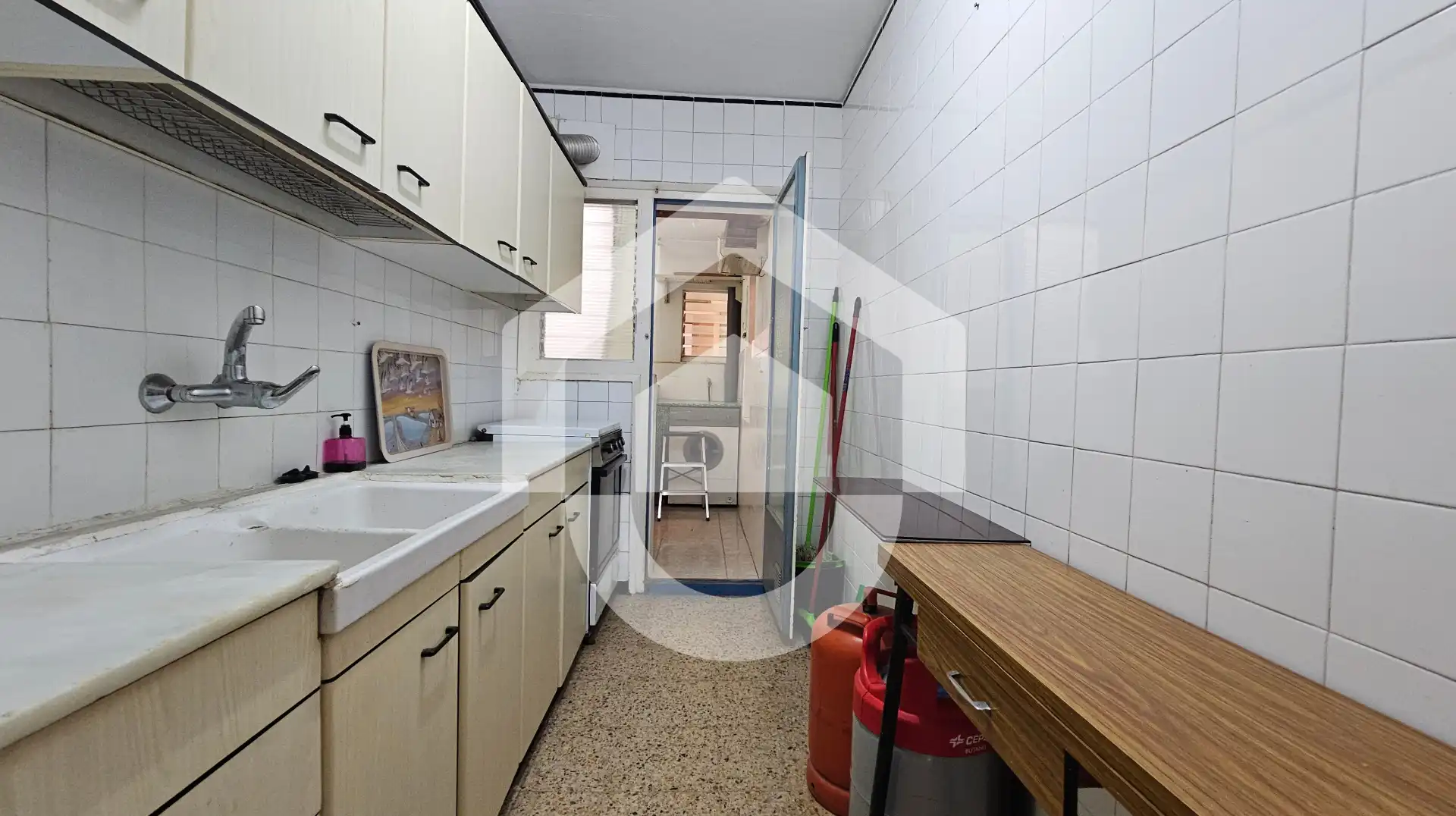 Küche von Wohnung zum Verkauf in Barcelona mit Möbliert, Ofen und Balkon