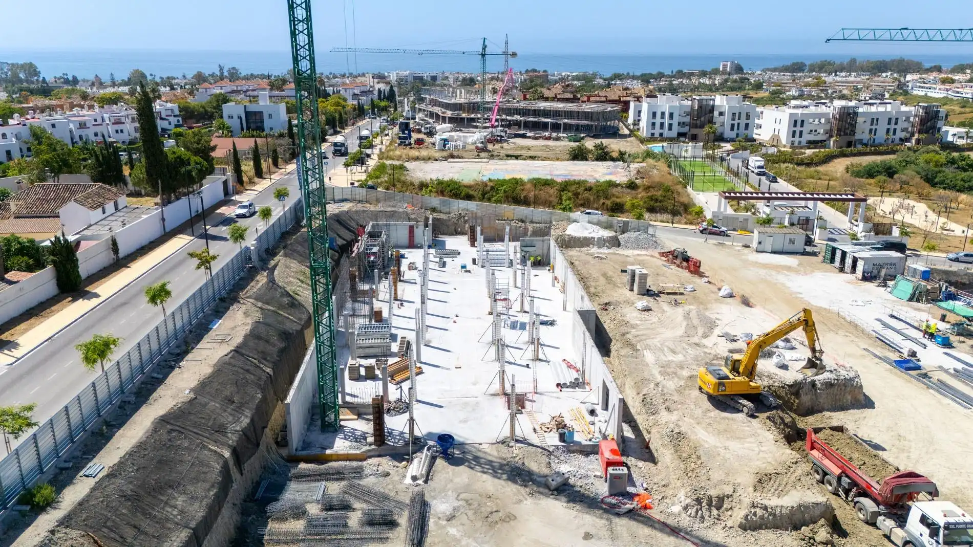Exterior view of Apartments for sale in Estepona  with Air Conditioner, Heating and Private garden