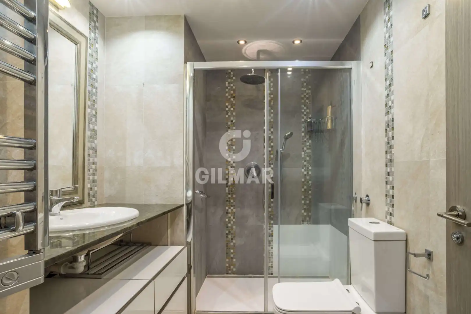 Baño de Planta baja en venta en Estepona con Calefacción, Jardín privado y Piscina
