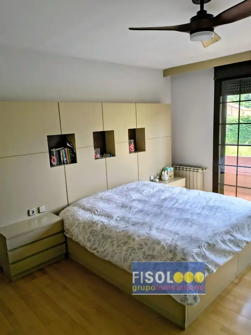 Dormitori de Casa o xalet en venda en Pozuelo de Alarcón amb Aire condicionat, Calefacció i Jardí privat