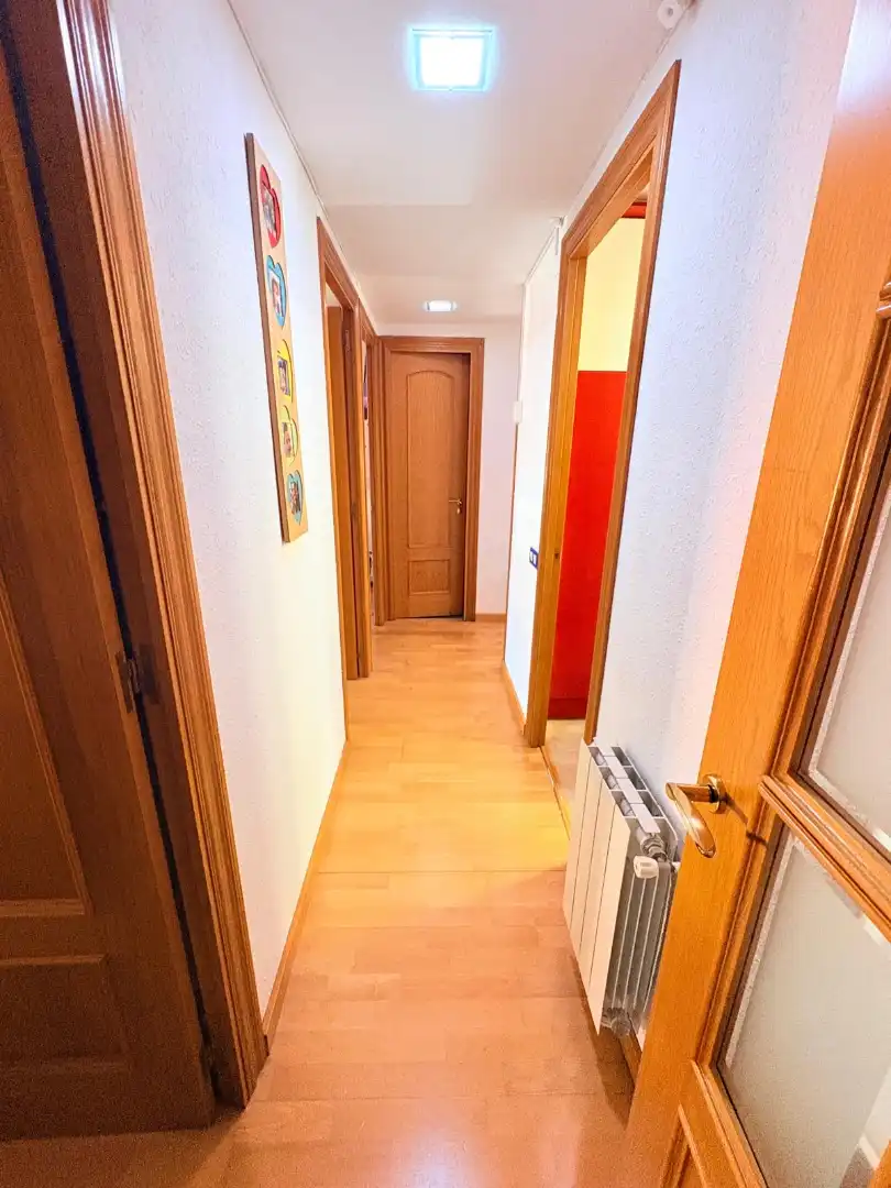 Piso en venta en Pallejà con Aire acondicionado, Calefacción y Parquet