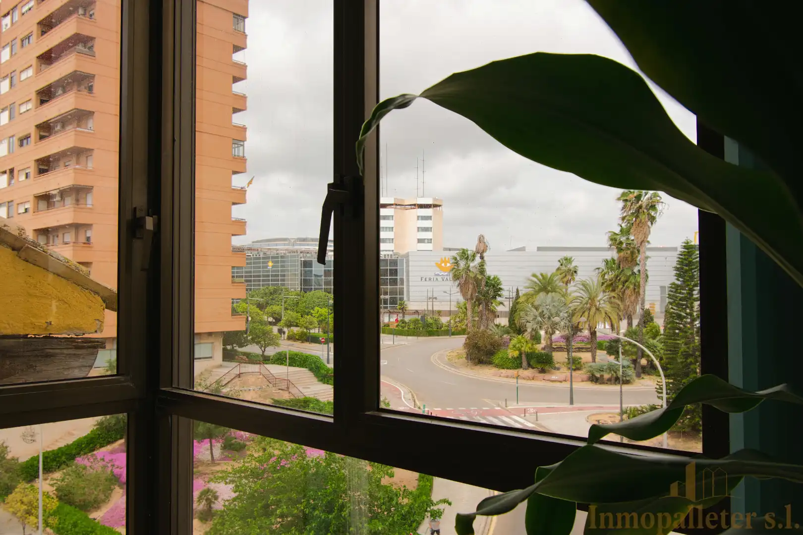 Außenansicht von Büro zum Verkauf in Valencia mit Klimaanlage und Möbliert