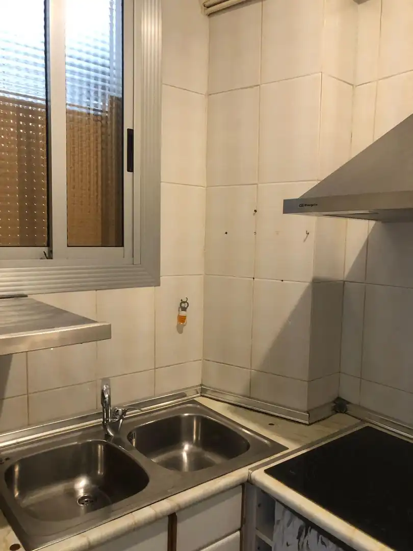 Bany de Pis en venda en L'Hospitalet de Llobregat amb Balcó