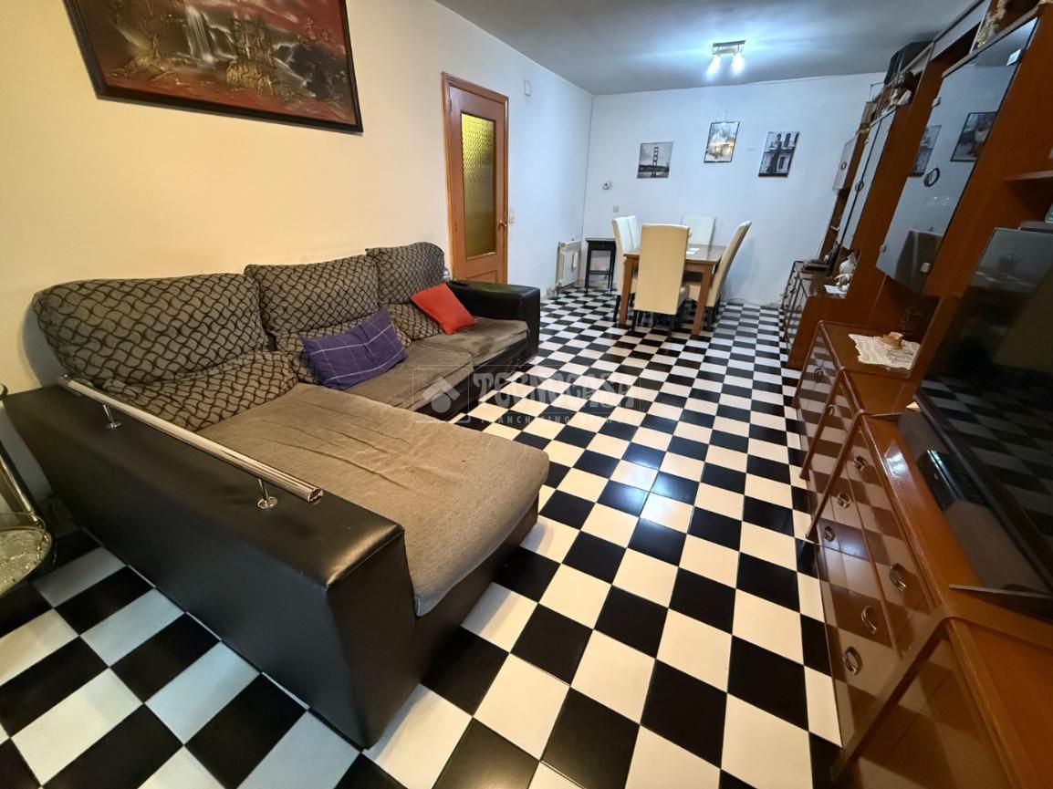 Living room of Flat for sale in  Madrid Capital  with Heating and Terrace