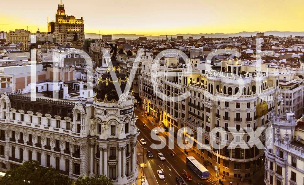 Exterior view of Premises for sale in  Barcelona Capital  with Air Conditioner