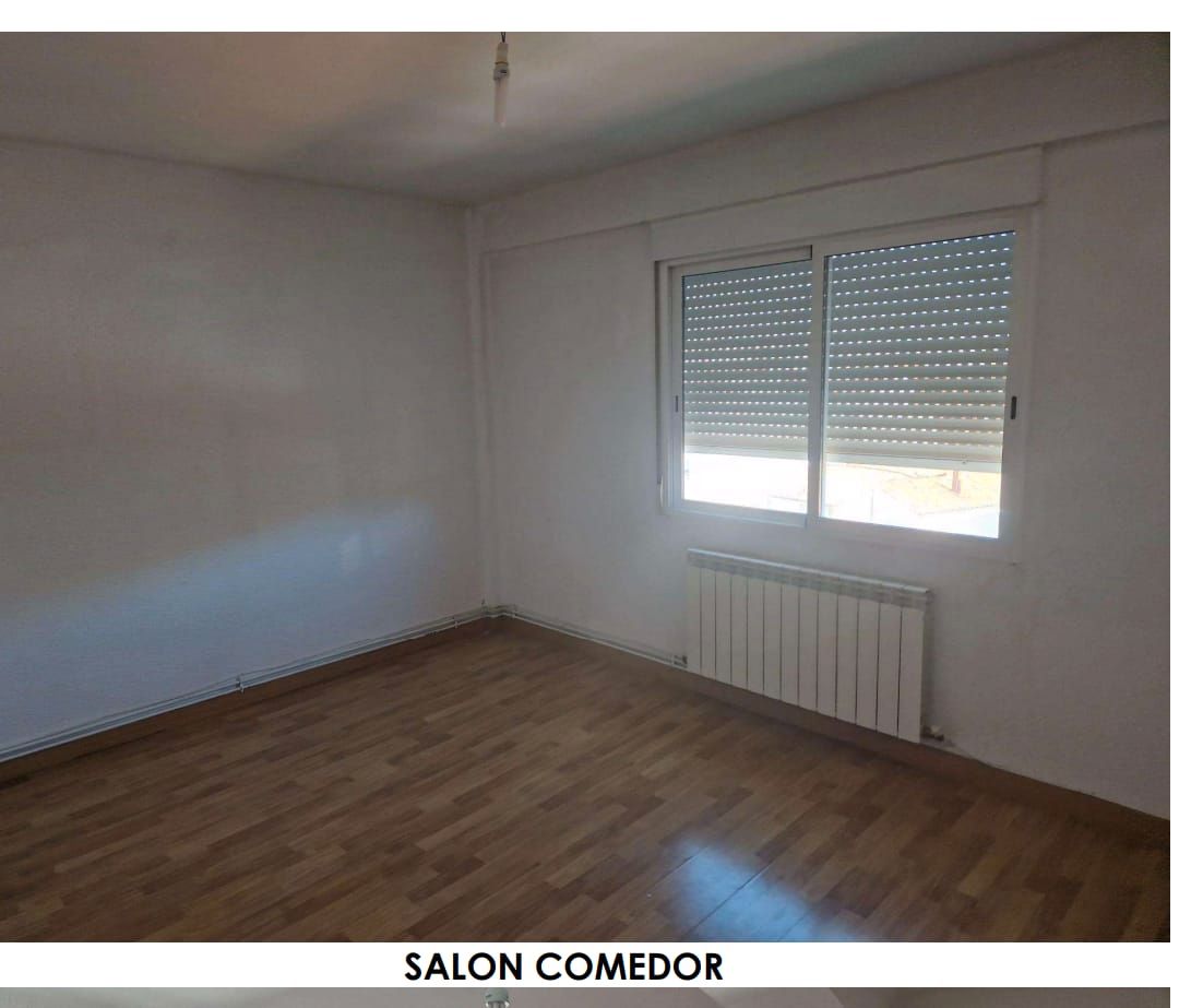 Bedroom of Flat to rent in  Zaragoza Capital  with Heating, Parquet flooring and Oven