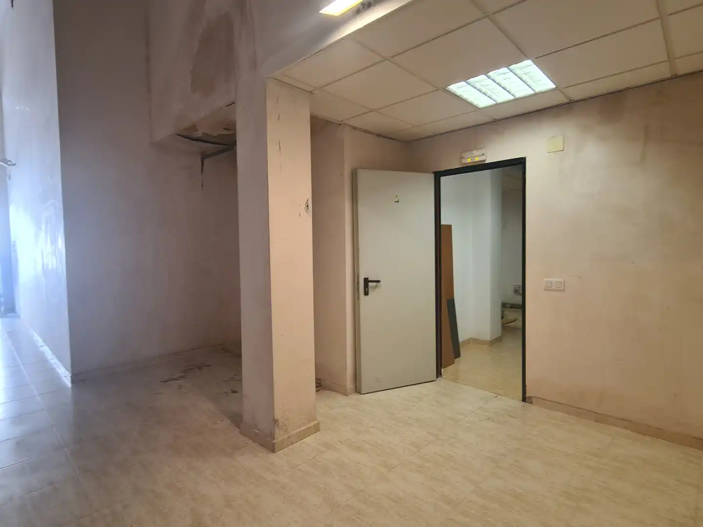 Local comercial en alquiler en Carrer de Sant Blai, imagen 6