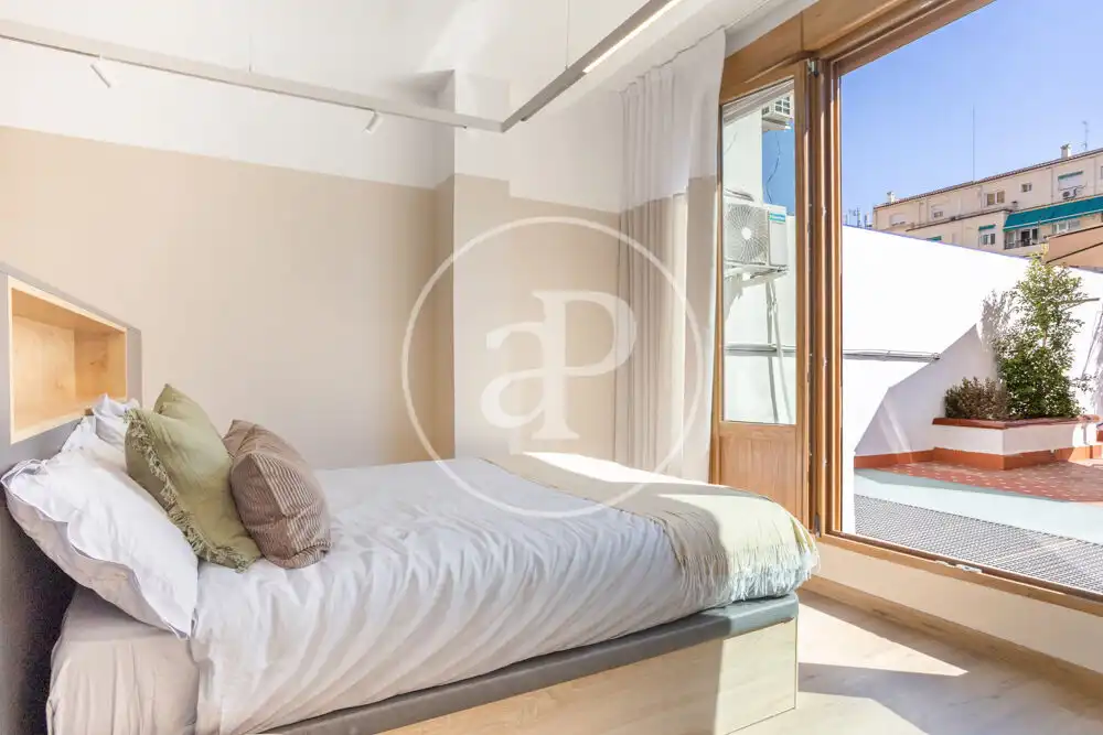 Schlafzimmer von Wohnung zur Miete in Valencia mit Klimaanlage, Heizung und Terrasse